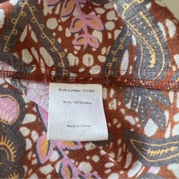 Xirena Sumer Blouse in Earth Batik - Picture 15 of 16